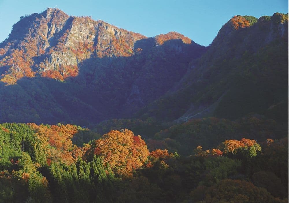 Autumn leaves of Mount Nantai