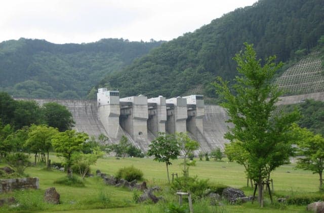 Hiyoshi Dam