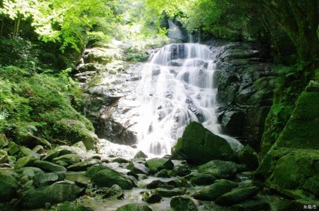The waterfall of Kazuhisa-in