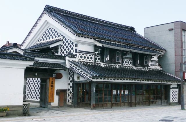 Exterior of Tanaka Sake Brewery