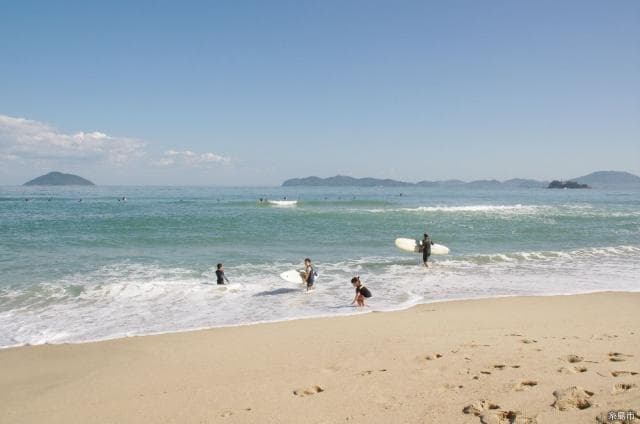 Aneko's beach crying sand