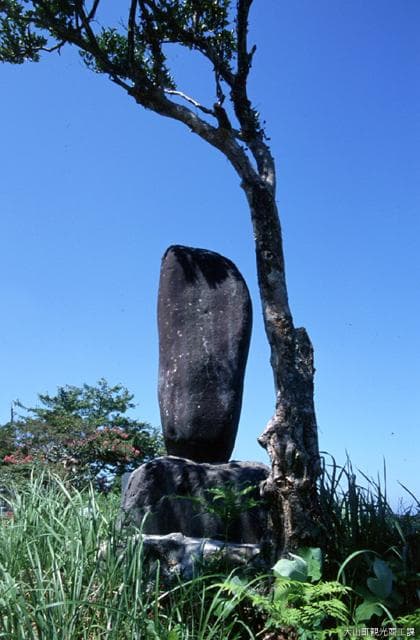 The stone monument of Mifunezuka