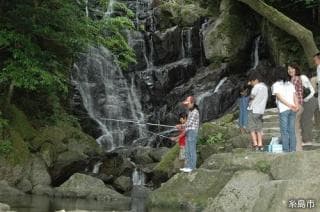 ヤマメ釣りの様子