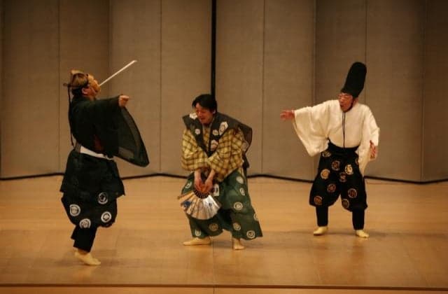 Kyogen 'mosquito sumo wrestling'