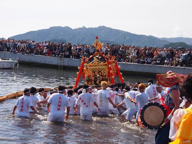 大杉様の海上渡御