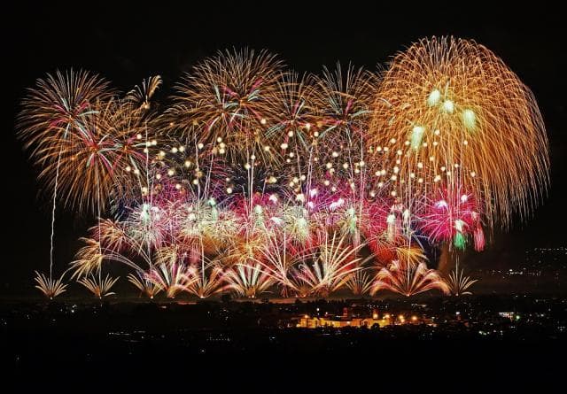 市民総参加超べスビアス大スターマイン