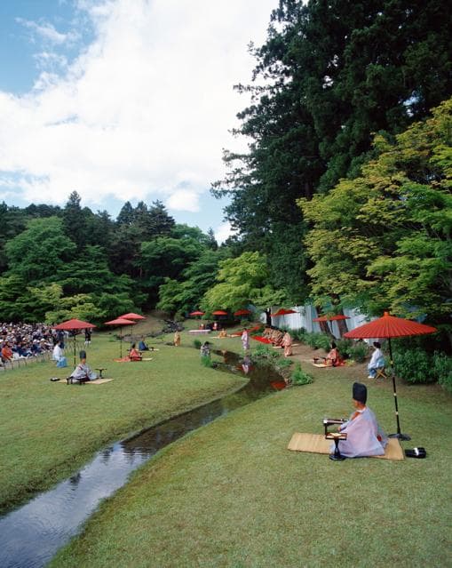 Motsu-ji Temple's song water feast