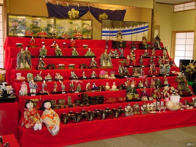 Hina doll