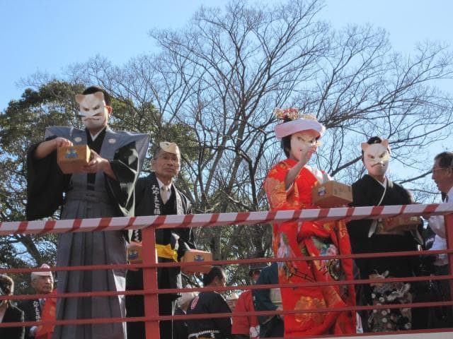 On the way to marry a fox