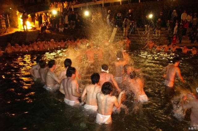 Kanmisogi of white thread