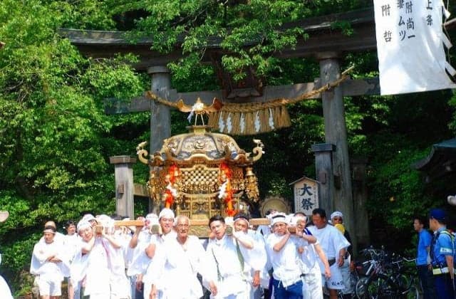 六角形の御神輿