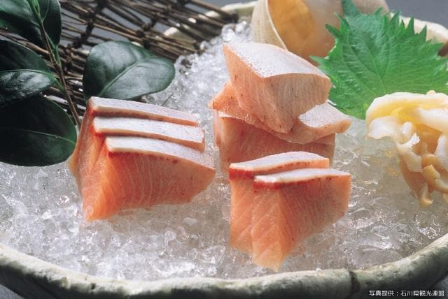 寒ブリ（刺身）