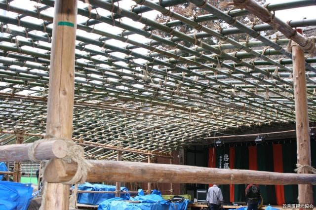 Tamine Kannon hut hanging