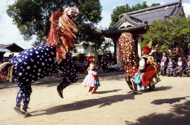 Lion dance of Fujiki