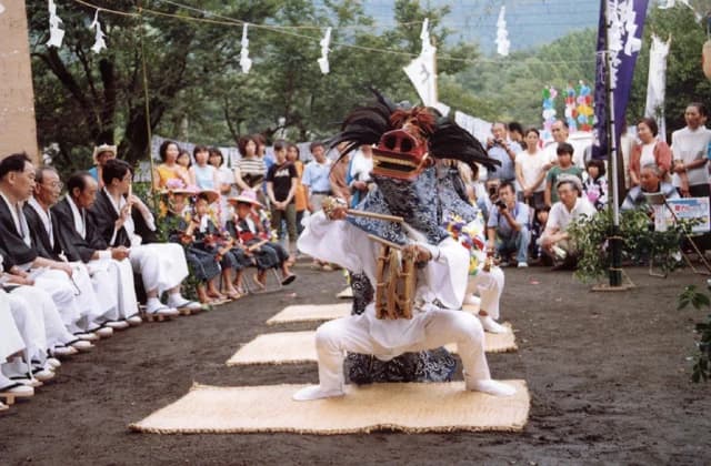 鳥屋の獅子舞
