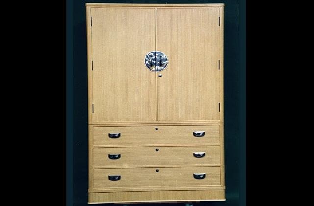 Paulownia chest