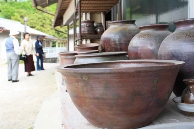 Tamba ware