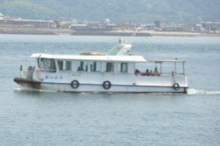 The tour boat "Hanahenro"