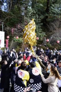 岩角山大梵天祭