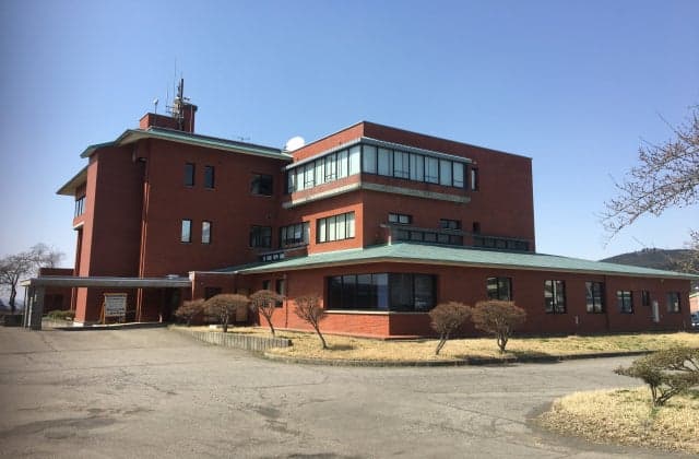 Shibazakura at Bandaimachi Station