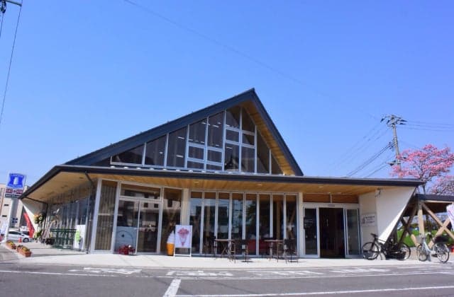 Kaminoyamaonsen Tourist Information Center