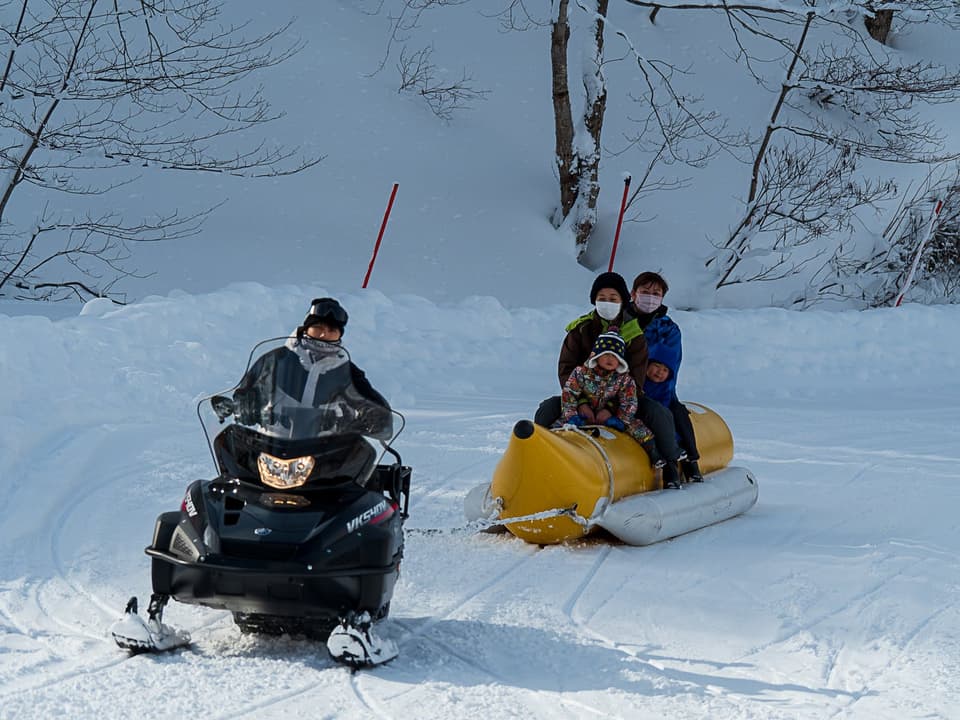 雪上バナナボート