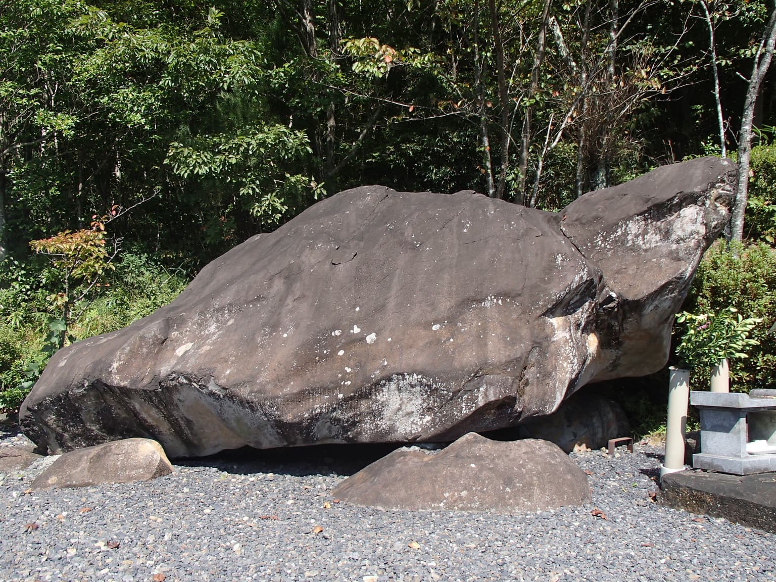 Lingshi and Kameishi