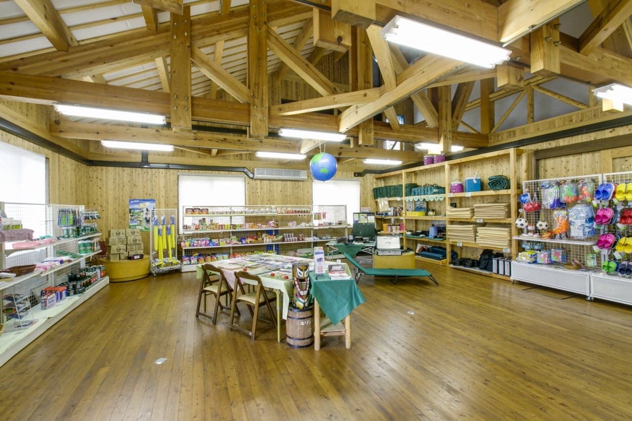 キャンプ（管理棟売店）