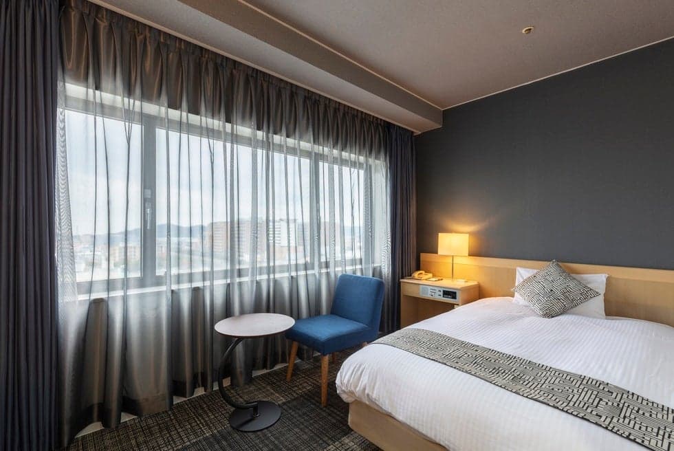 Century Plaza Hotel (Single Room)