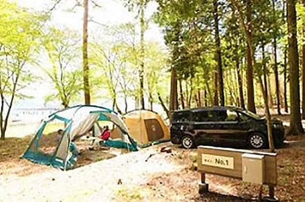 The auto camp site has a safe AC power supply. You can use it conveniently by attaching a private car sideways.