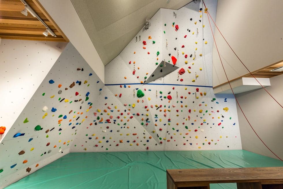 Tsugaike Nature Park Visitor Center (Bouldering)