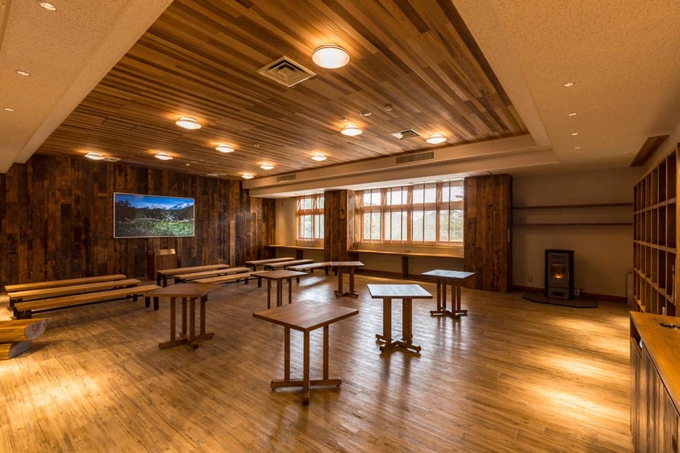 Tsugaike Nature Park Visitor Center (inside view)