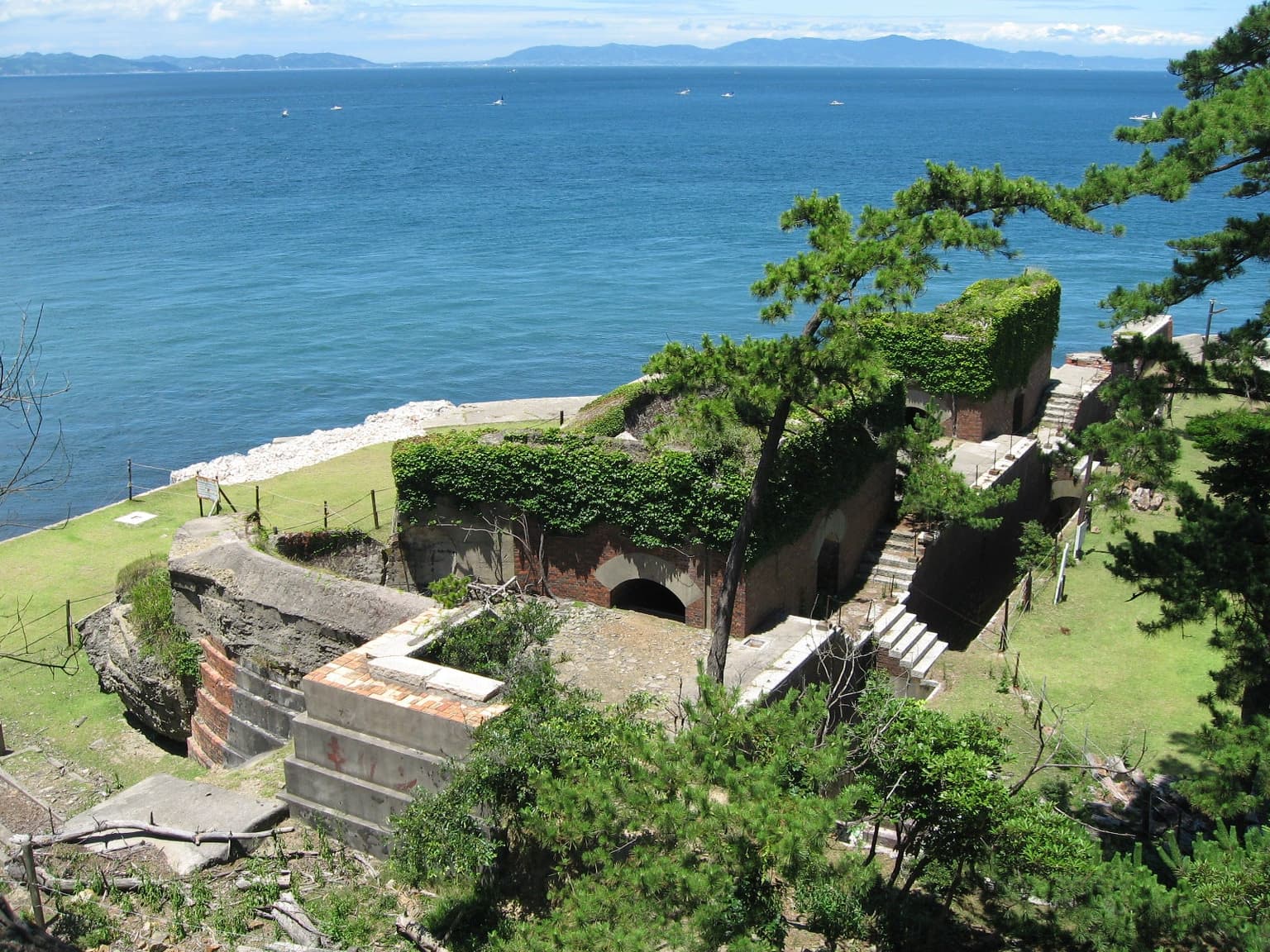 The ruins of the second battery of Tomogashima