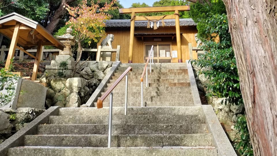 海女潜女神社