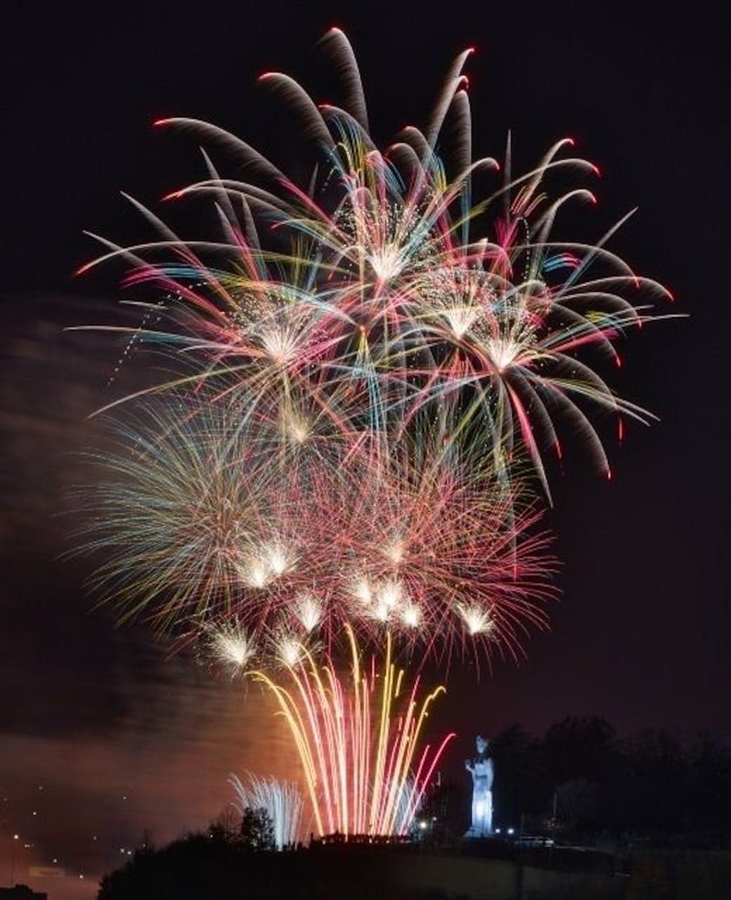 Takeda Jin's death memorial service and Takeda's village Nirasaki Fireworks Festival