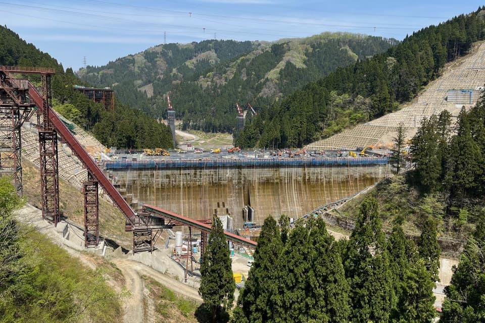 ダム本体建設工事展望台からの眺め