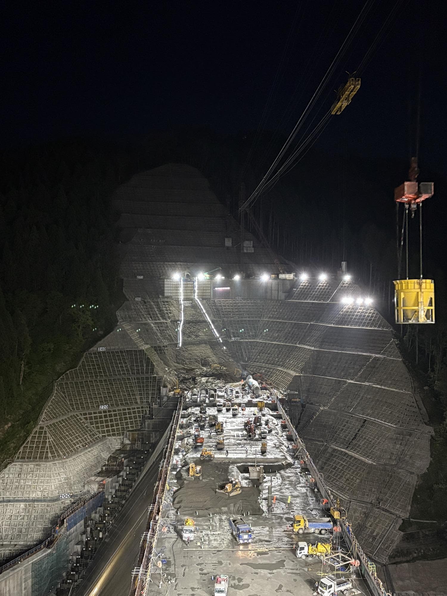 夜の工事風景