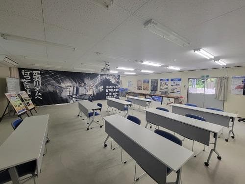 ダムギャラリーあすわ 内観