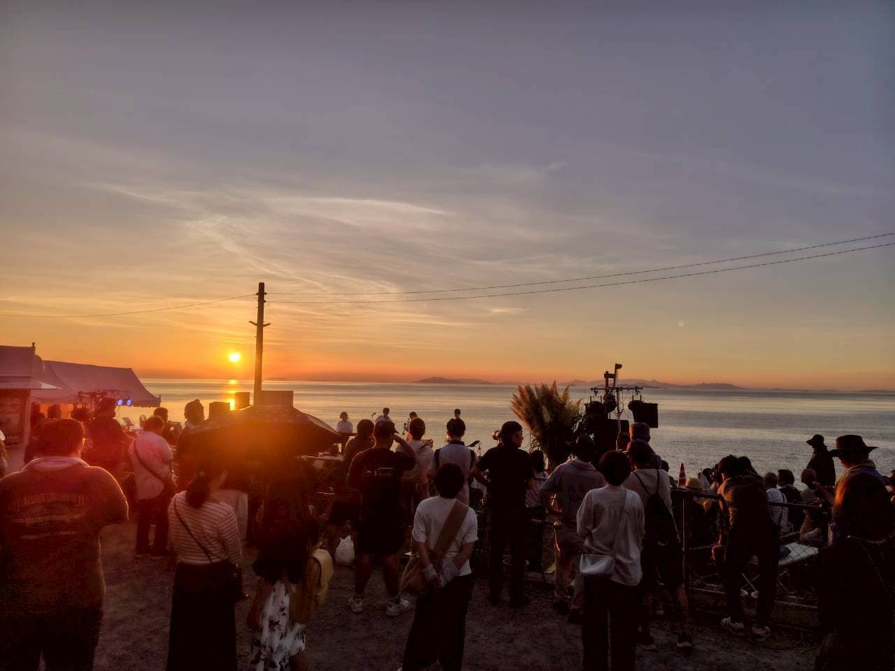 夕焼けプラットホームコンサート40の様子