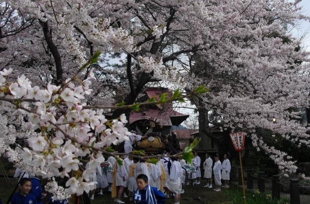岩関神社祭典(春)
