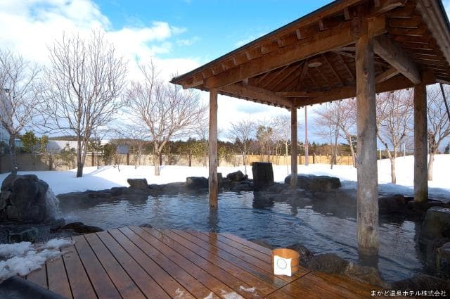 Open-air bath