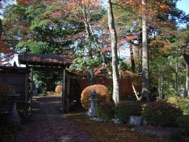 The approach to Nonin-ji Temple