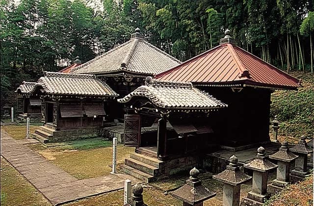 細川家霊廟