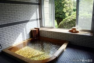 Yusenso bathtub