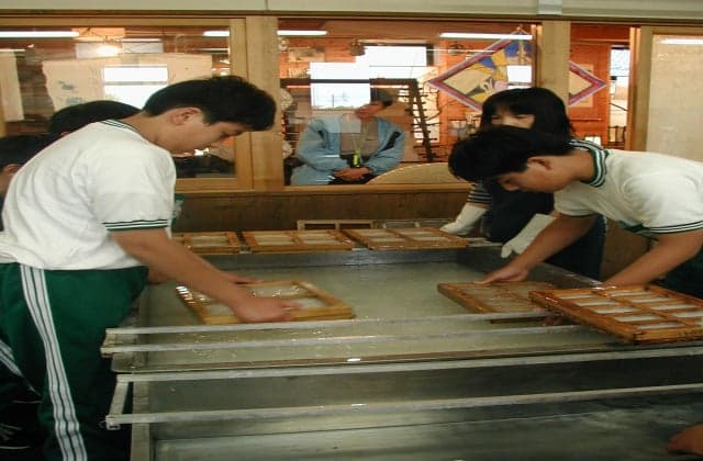 Handmade Japanese paper experience