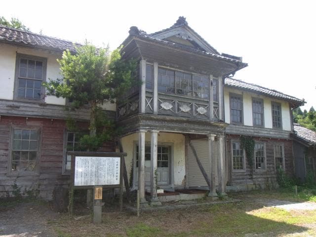 Former Iwai Elementary School