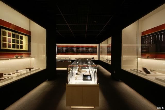 輪島塗会館2階資料展示室