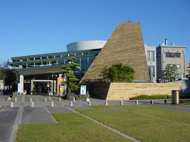 St. Pier Awara exterior