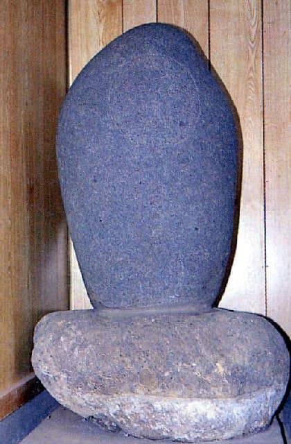 The memorial monument for the country of the wood groove