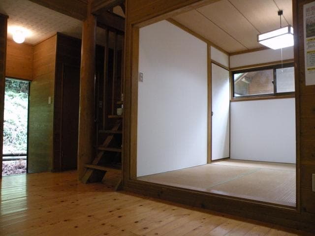 2-story cottage 1st floor